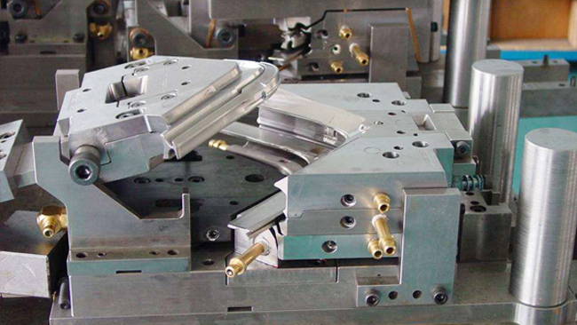 昆山模具鋼材廠(chǎng)給您分析不同EDM加工參數下的白層厚度大概是多少？